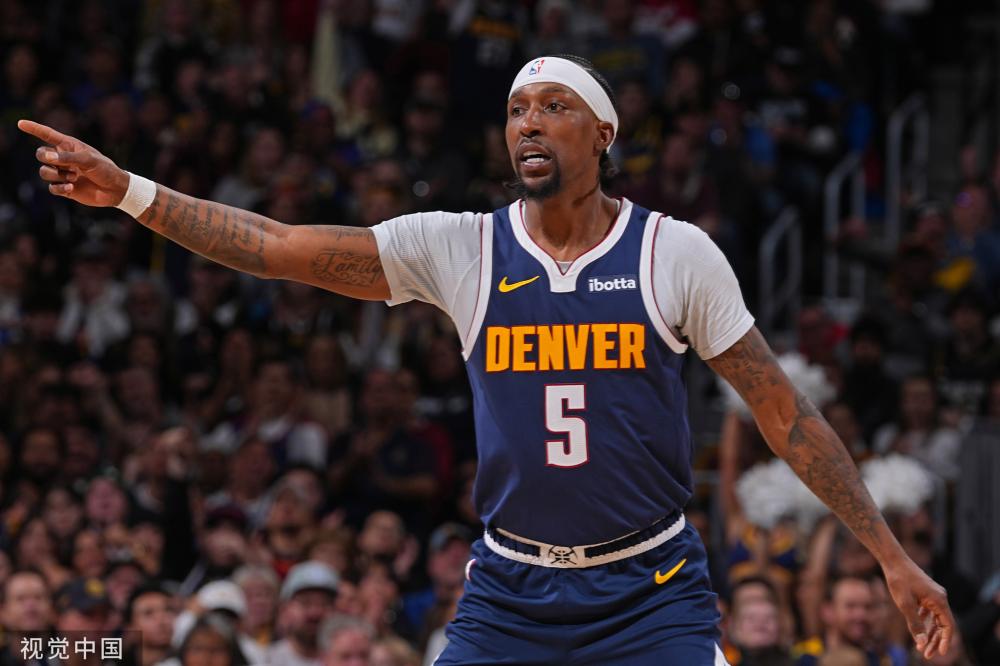 經過激烈的 經過激烈的