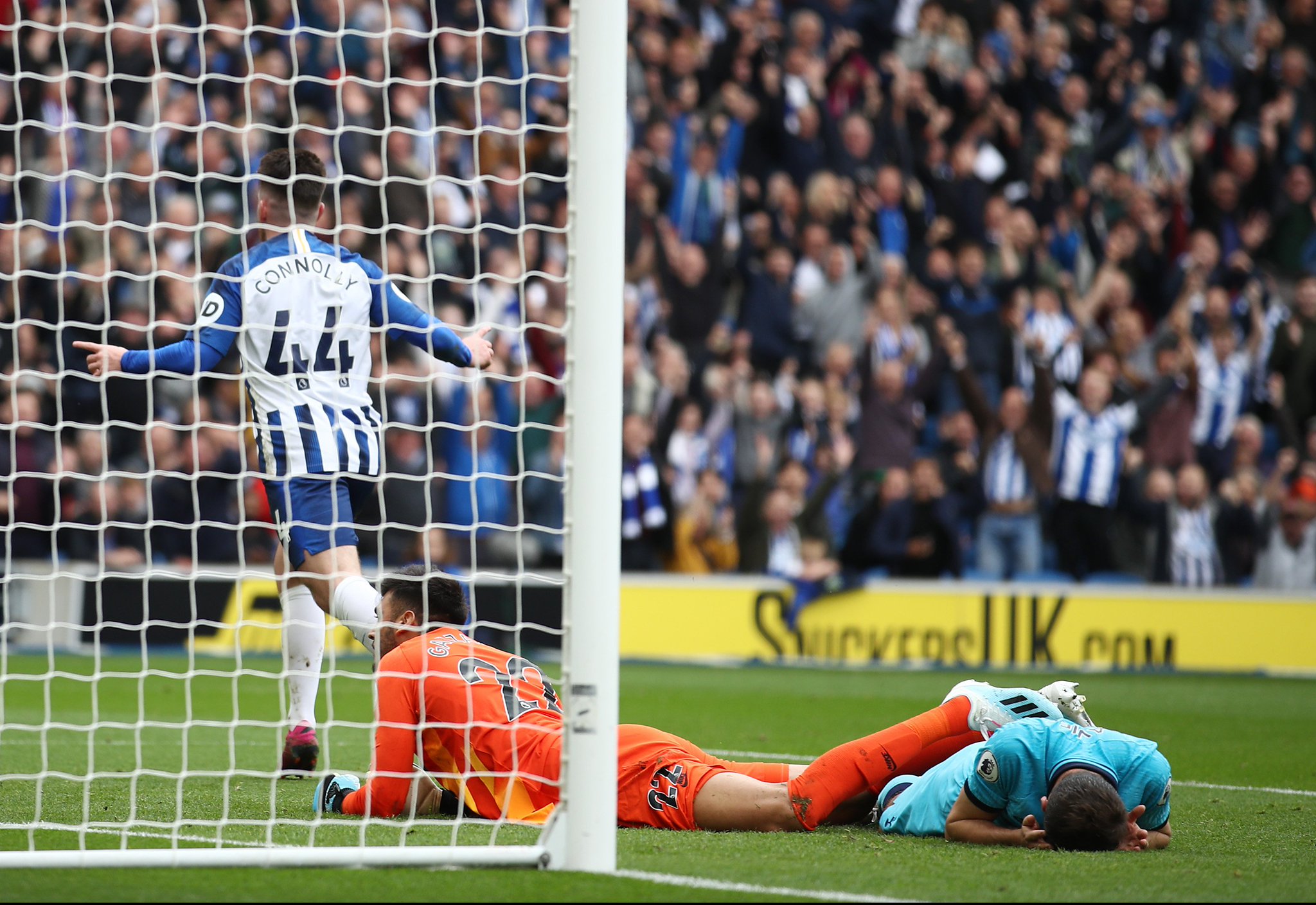 座无虚席 座无虚席